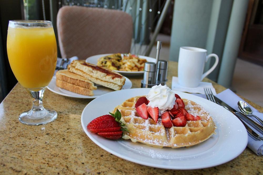 Готель Hilton Sacramento Arden West Екстер'єр фото